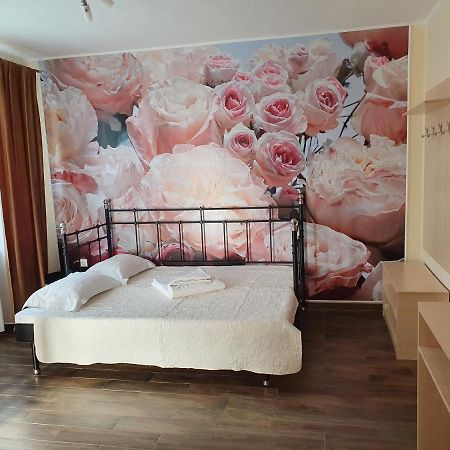 Vila Pacific コスティネシュティ エクステリア 写真